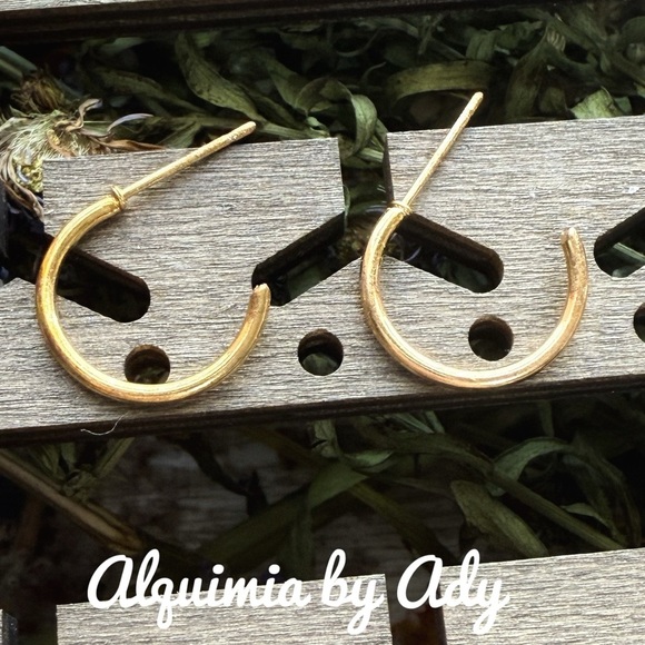 Alquimia Gold Hoop Earrings with Polished Finish - Picture 1 of 1